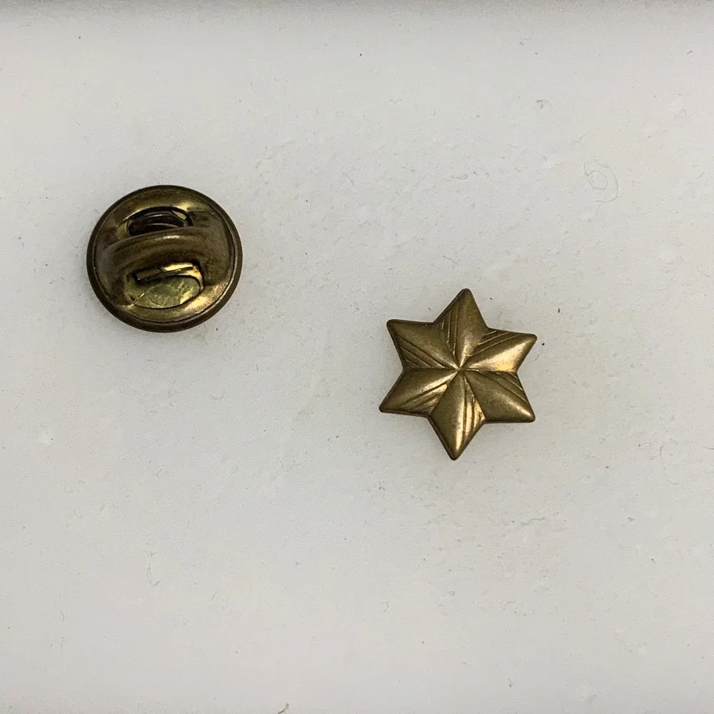 Vintage Brass Tone Six Point Star Lapel Pin Small Military Style Insignia 4484